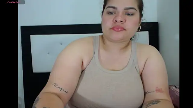 Snapshot of NinaFuentes2X chatting on June 8, 2026, 11:38 pm NinaFuentes2X online show from June 8, 2026, 11:38 pm