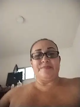 Nini Love  online show from June 11, 2026, 5:04 am