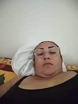 Nini Love  online show from April 30, 2026, 3:41 pm