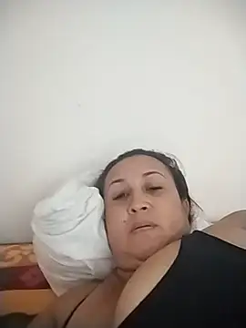 Nini Love  online show from June 14, 2026, 5:47 pm