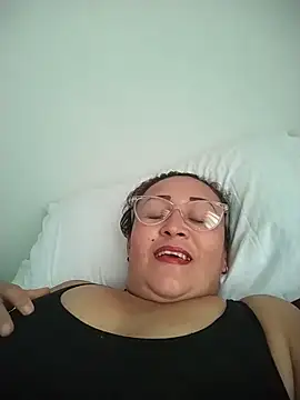 Nini Love  online show from February 4, 2026, 8:04 pm