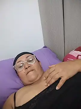 Nini Love  online show from February 13, 2026, 3:06 am