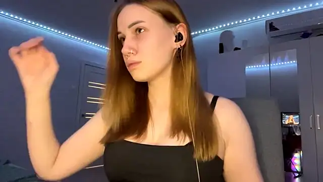 Snapshot of SeductiveNika chatting on December 18, 2025, 12:53 pm SeductiveNika online show from December 18, 2025, 12:53 pm