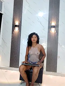CaramelDesire online show from May 4, 2026, 12:47 am