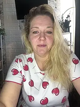 JenniferCarmen online show from April 29, 2026, 2:16 am