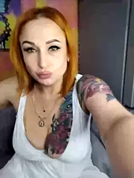 Snapshot of Very_sly_fox chatting on April 22, 2026, 4:36 pm Very sly fox online show from April 22, 2026, 4:36 pm