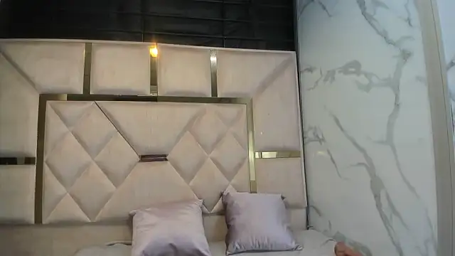 IssysLeBlanc online show from January 18, 2026, 8:51 am