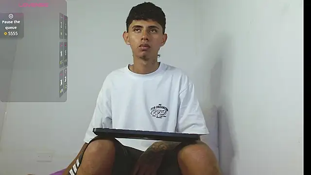 Snapshot of Jacob_twink_Ec chatting on December 17, 2025, 11:54 pm Jacob twink Ec online show from December 17, 2025, 11:54 pm