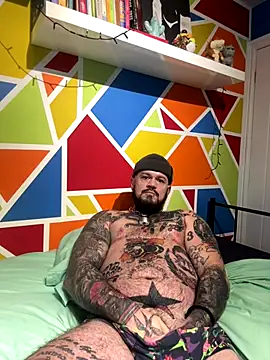 trans man and his dom online show from December 17, 2025, 2:11 pm