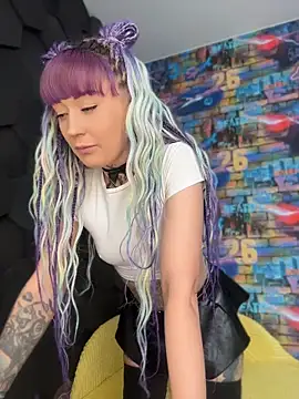 Tattoo  Moon online show from June 5, 2026, 12:15 am