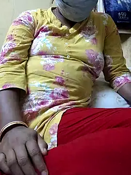 Snapshot of Cute-couple-2 chatting on December 18, 2025, 2:10 pm Cute-couple-2 online show from December 18, 2025, 2:10 pm