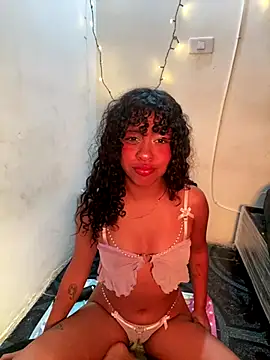 Snapshot of Agera_- chatting on December 16, 2025, 7:01 am Agera - online show from December 16, 2025, 7:01 am