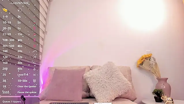 Snapshot of Babe_sophiee1 chatting on April 17, 2026, 4:37 am Babe sophiee1 online show from April 17, 2026, 4:37 am