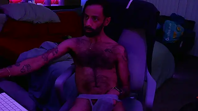 Snapshot of LilBrownPKB chatting on December 14, 2025, 11:38 am LilBrownPKB online show from December 14, 2025, 11:38 am