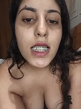Snapshot of SubmissiveKaur chatting on July 23, 2026, 4:47 pm SubmissiveKaur online show from July 23, 2026, 4:47 pm