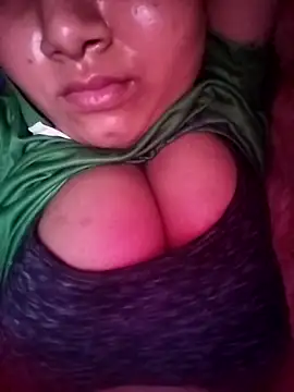 pihuu1313 online show from May 15, 2026, 9:35 pm