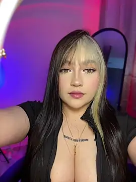 Daniela ruizz online show from April 24, 2026, 10:01 pm