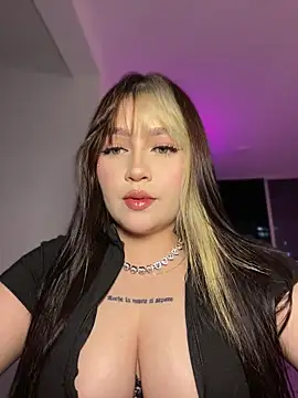 Daniela ruizz online show from May 15, 2026, 12:52 am