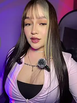 Daniela ruizz online show from April 22, 2026, 11:33 pm