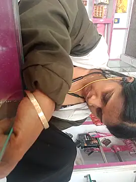 Snapshot of nehakapoor89 chatting on February 21, 2026, 6:37 am nehakapoor89 online show from February 21, 2026, 6:37 am