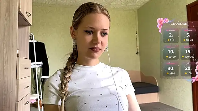 Snapshot of ZaidaSchwarten chatting on June 16, 2026, 8:58 am ZaidaSchwarten online show from June 16, 2026, 8:58 am
