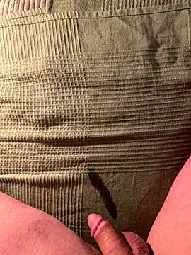 Snapshot of Krizzly666 chatting on December 14, 2025, 6:57 pm Krizzly666 online show from December 14, 2025, 6:57 pm