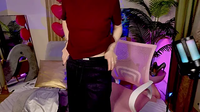 Snapshot of MaxinCarroll chatting on April 23, 2026, 10:11 am MaxinCarroll online show from April 23, 2026, 10:11 am