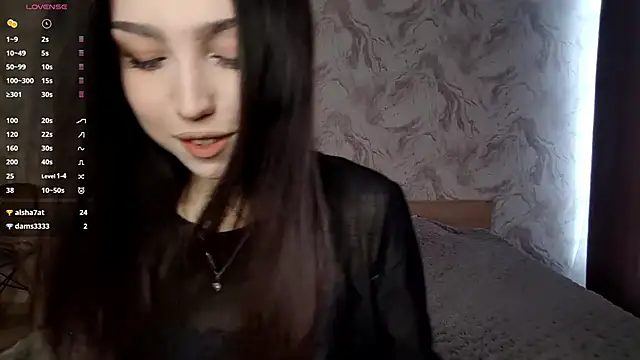 Qwami Amie online show from April 28, 2026, 6:51 am