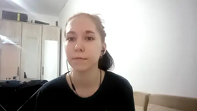 Annette meow1 online show from December 22, 2025, 8:47 am