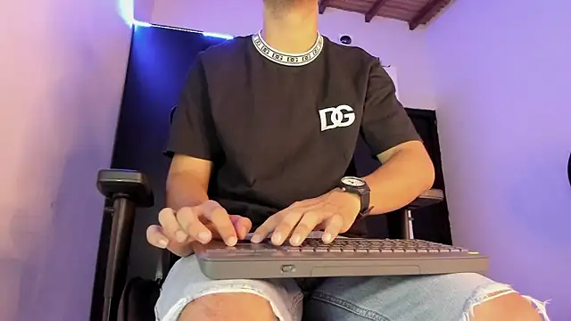 Liam Mateo online show from June 16, 2026, 8:03 am