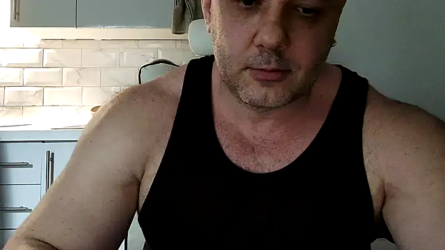 Snapshot of WildJohn_XX chatting on May 8, 2026, 10:35 pm WildJohn XX online show from May 8, 2026, 10:35 pm