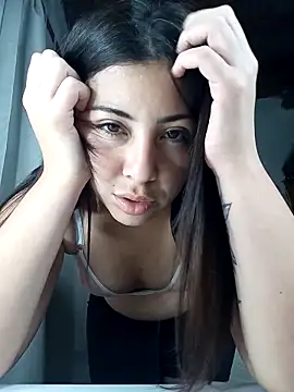 emmacurvyhot online show from December 15, 2025, 4:24 pm