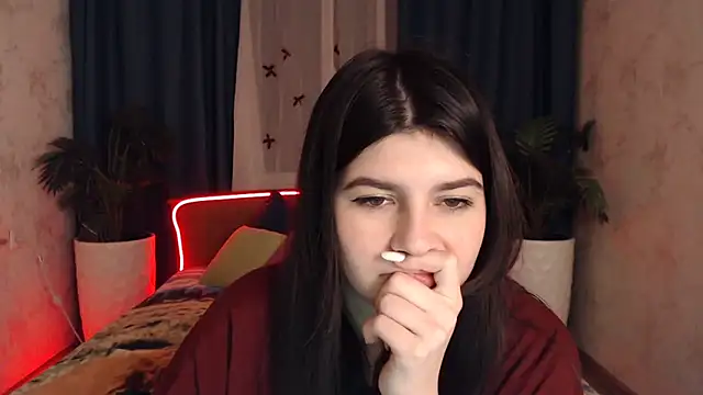 KisaModel online show from February 6, 2026, 1:18 pm