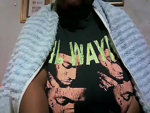 sweetmilkylady online show from July 18, 2026, 4:43 am