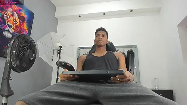 khris  evans online show from May 7, 2026, 11:24 am
