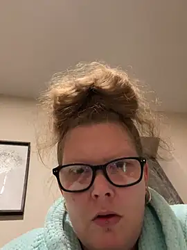 kissmyarch online show from January 12, 2026, 12:39 am