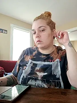 Snapshot of Aria423 chatting on April 1, 2026, 3:31 pm Aria423 online show from April 1, 2026, 3:31 pm