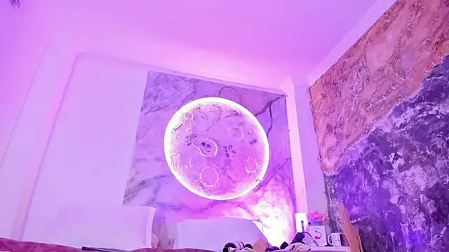 AriadnaLoren online show from June 20, 2026, 6:07 am