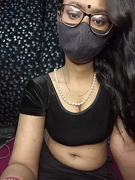 Rose1728 online show from March 18, 2026, 9:48 pm