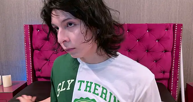 Snapshot of Shelly_bat chatting on July 30, 2026, 10:20 pm Shelly bat online show from July 30, 2026, 10:20 pm