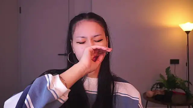 Snapshot of DonaPelligrino chatting on December 14, 2025, 5:57 am DonaPelligrino online show from December 14, 2025, 5:57 am