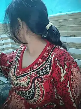 xoupleaura online show from January 10, 2026, 6:58 pm