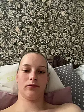 Snapshot of Barbika19 chatting on April 10, 2026, 2:24 pm Barbika19 online show from April 10, 2026, 2:24 pm