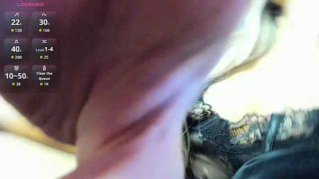 Snapshot of evelynvlove chatting on February 26, 2026, 10:43 pm evelynvlove online show from February 26, 2026, 10:43 pm