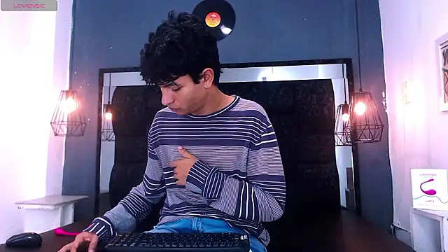 Snapshot of Joseph_Gonzalez chatting on March 15, 2026, 12:01 pm Joseph Gonzalez online show from March 15, 2026, 12:01 pm