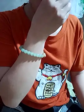 Snapshot of little-effy chatting on June 14, 2026, 1:56 pm little-effy online show from June 14, 2026, 1:56 pm
