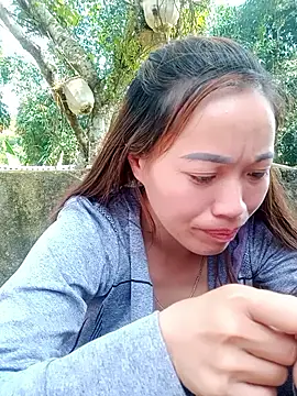 Snapshot of little-effy chatting on May 16, 2026, 1:37 am little-effy online show from May 16, 2026, 1:37 am