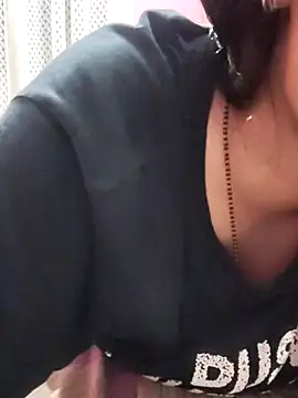 Snapshot of Delhikidevi chatting on August 3, 2026, 5:08 pm Delhikidevi online show from August 3, 2026, 5:08 pm