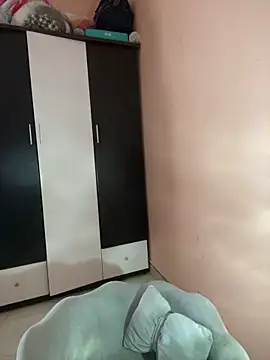 Snapshot of Bae1103_ chatting on December 14, 2025, 3:02 am Bae1103 online show from December 14, 2025, 3:02 am