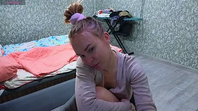 s trawberry  online show from March 19, 2026, 4:01 am